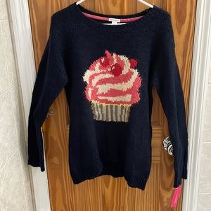 New Xhilaration Cupcake Sweater Size Large